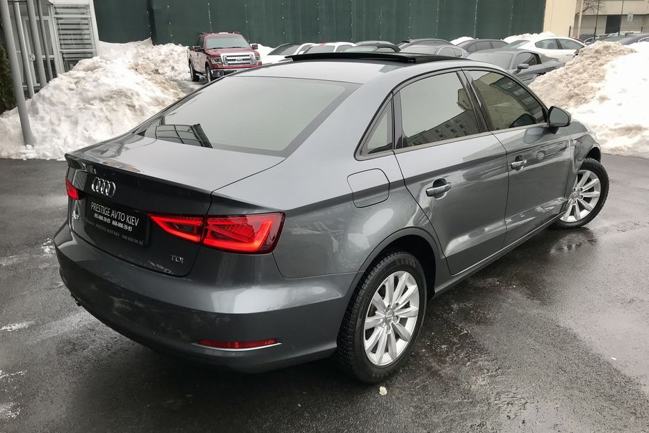 Продам Audi A3 TDI Официальный 2015 года в Киеве