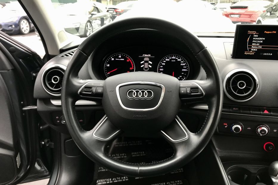 Продам Audi A3 TDI Официальный 2015 года в Киеве