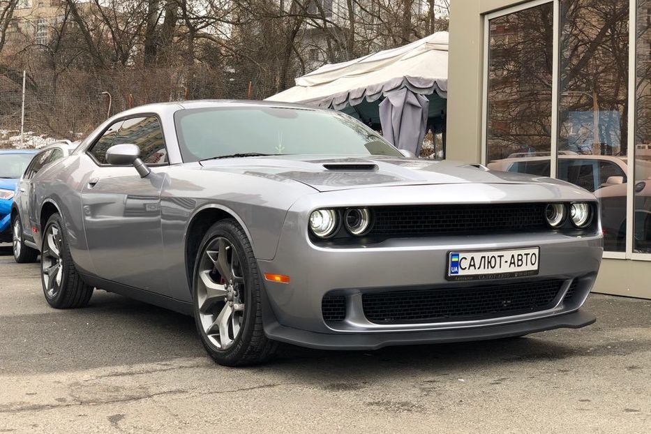 Продам Dodge Challenger 2016 года в Киеве