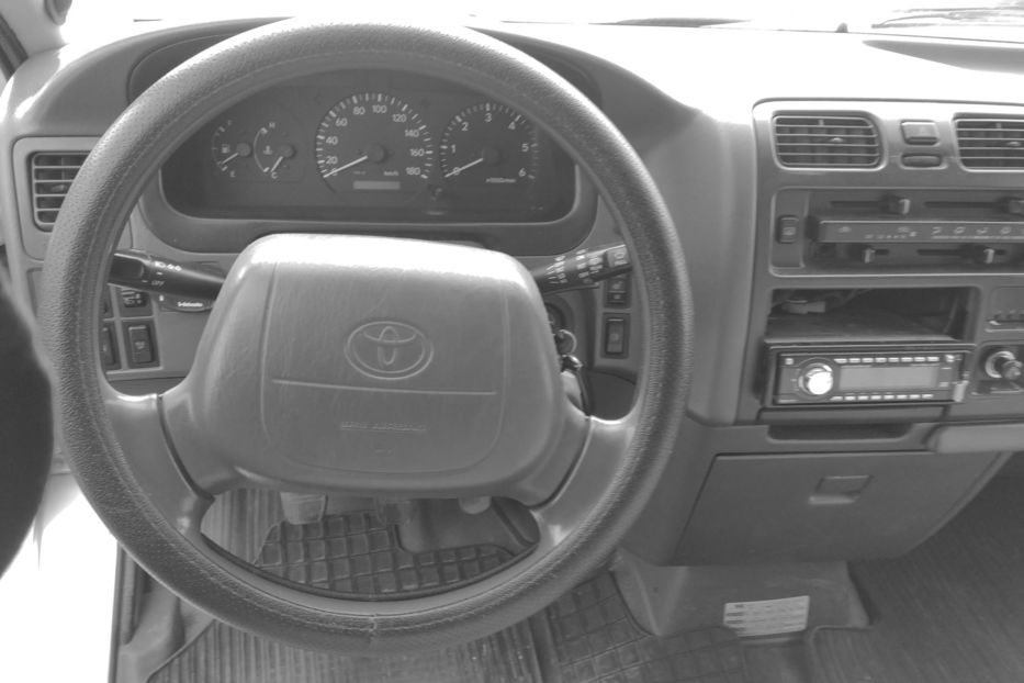 Продам Toyota Hiace пасс. D4D 2004 года в Одессе