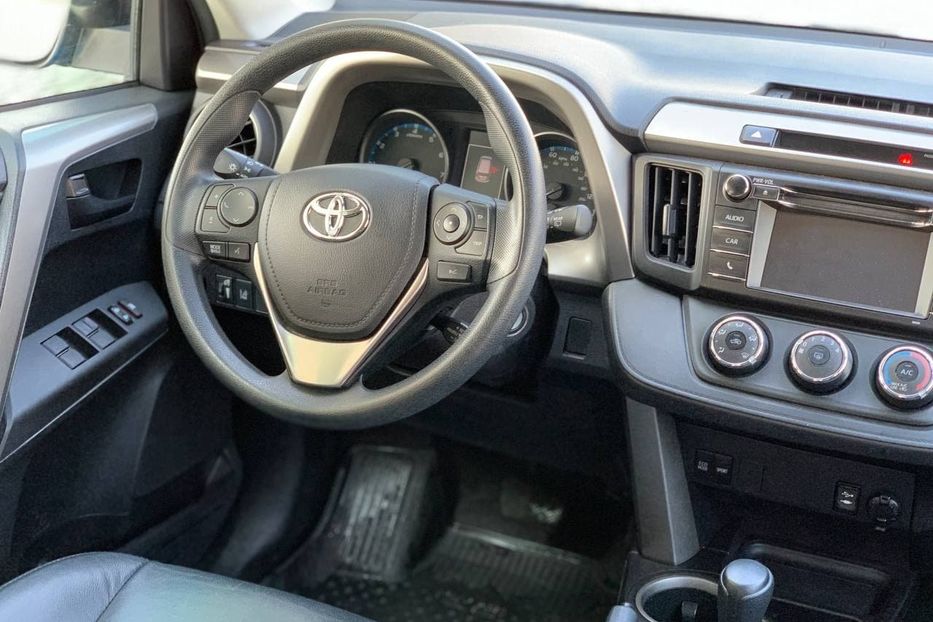 Продам Toyota Rav 4 2017 года в Днепре