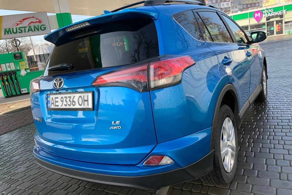 Продам Toyota Rav 4 2017 года в Днепре