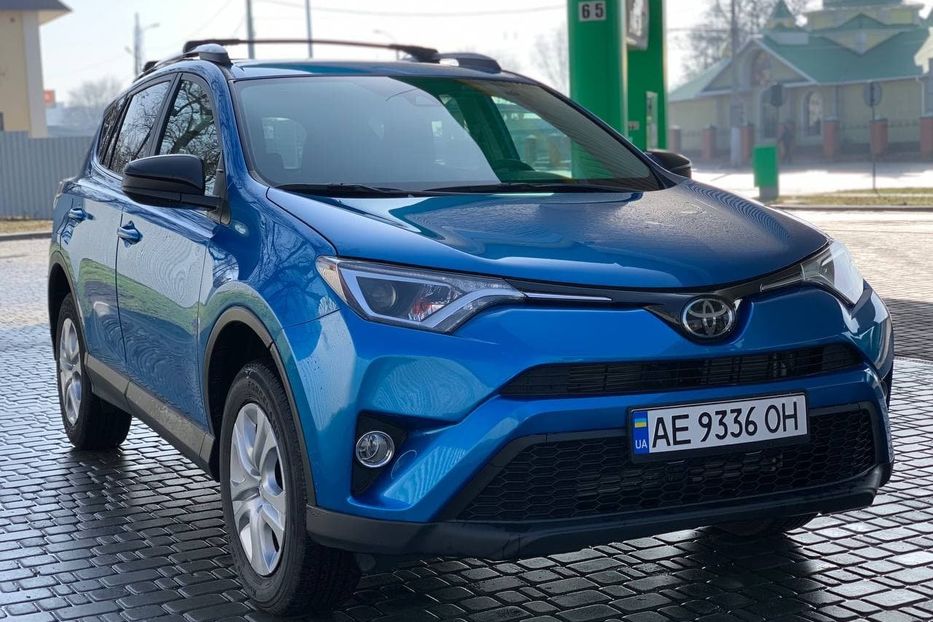 Продам Toyota Rav 4 2017 года в Днепре