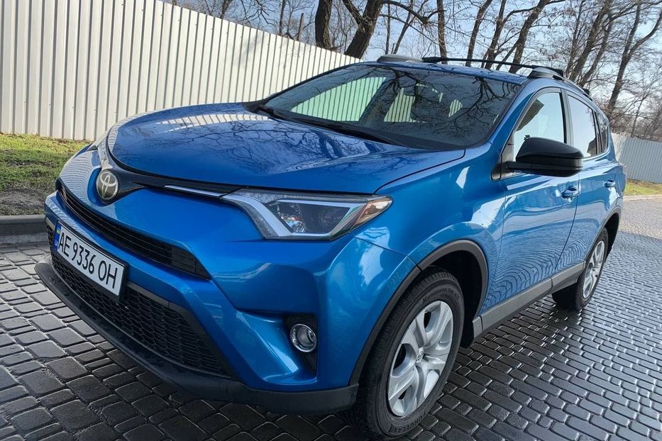 Продам Toyota Rav 4 2017 года в Днепре