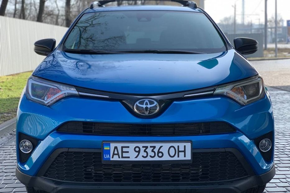 Продам Toyota Rav 4 2017 года в Днепре