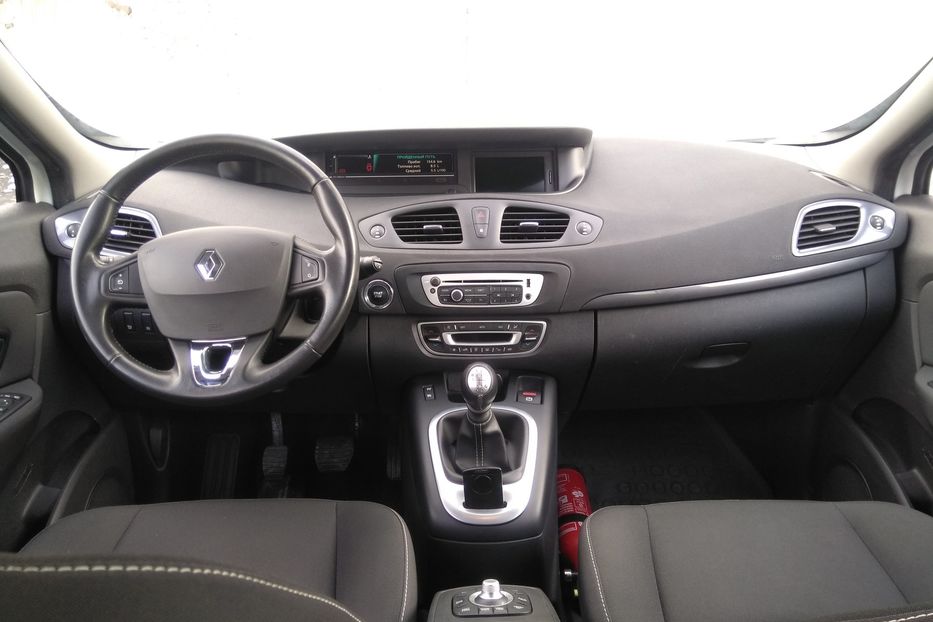 Продам Renault Scenic 1.5 110 Limited NAVI 2015 года в Львове