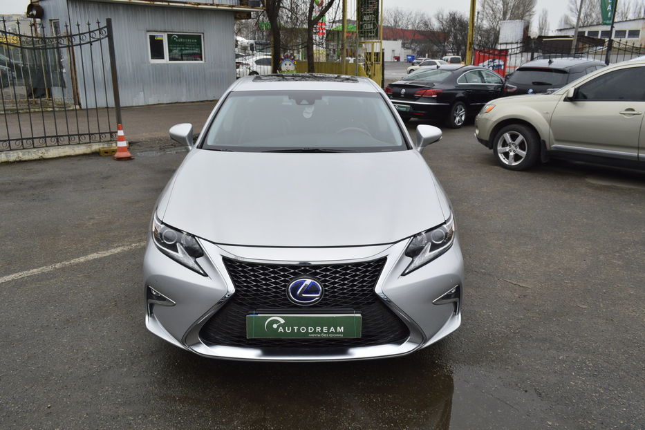 Продам Lexus ES 300 HYBRID 2016 года в Одессе