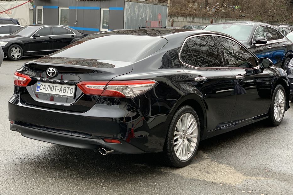Продам Toyota Camry PRESTIGE 2018 года в Киеве