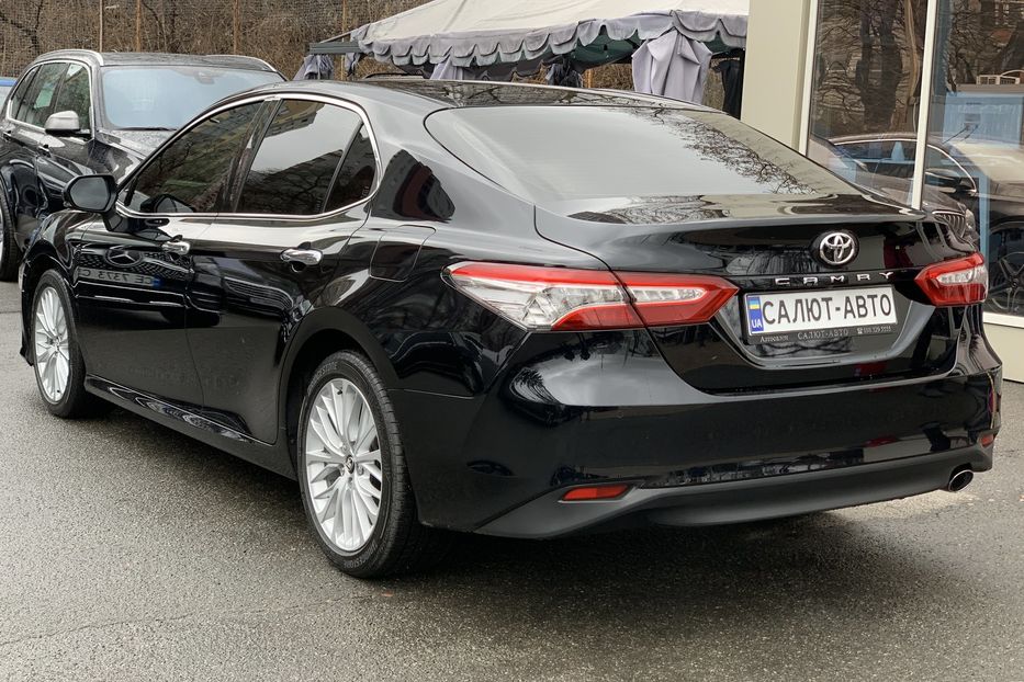 Продам Toyota Camry PRESTIGE 2018 года в Киеве
