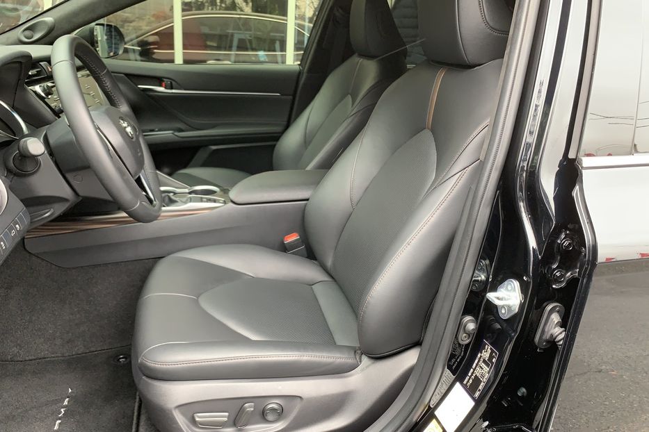 Продам Toyota Camry PRESTIGE 2018 года в Киеве