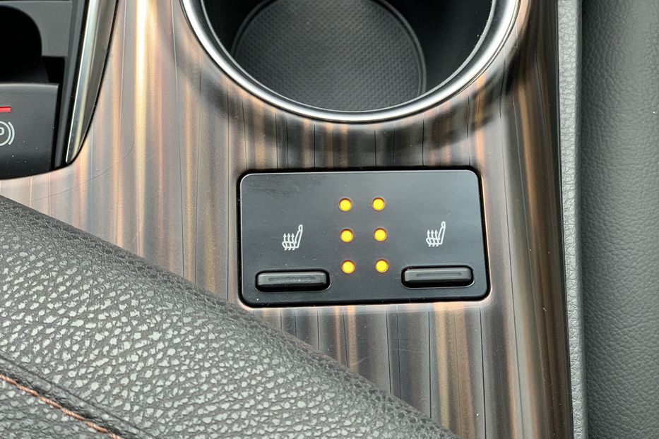 Продам Toyota Camry PRESTIGE 2018 года в Киеве