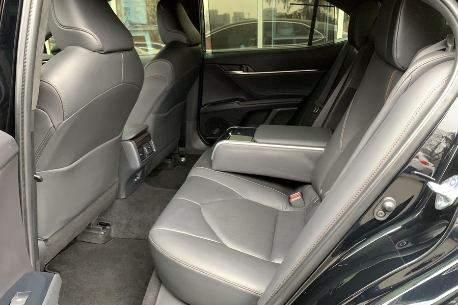 Продам Toyota Camry PRESTIGE 2018 года в Киеве