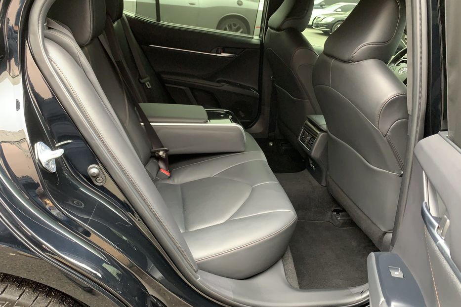 Продам Toyota Camry PRESTIGE 2018 года в Киеве