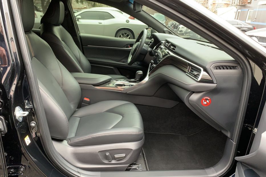 Продам Toyota Camry PRESTIGE 2018 года в Киеве
