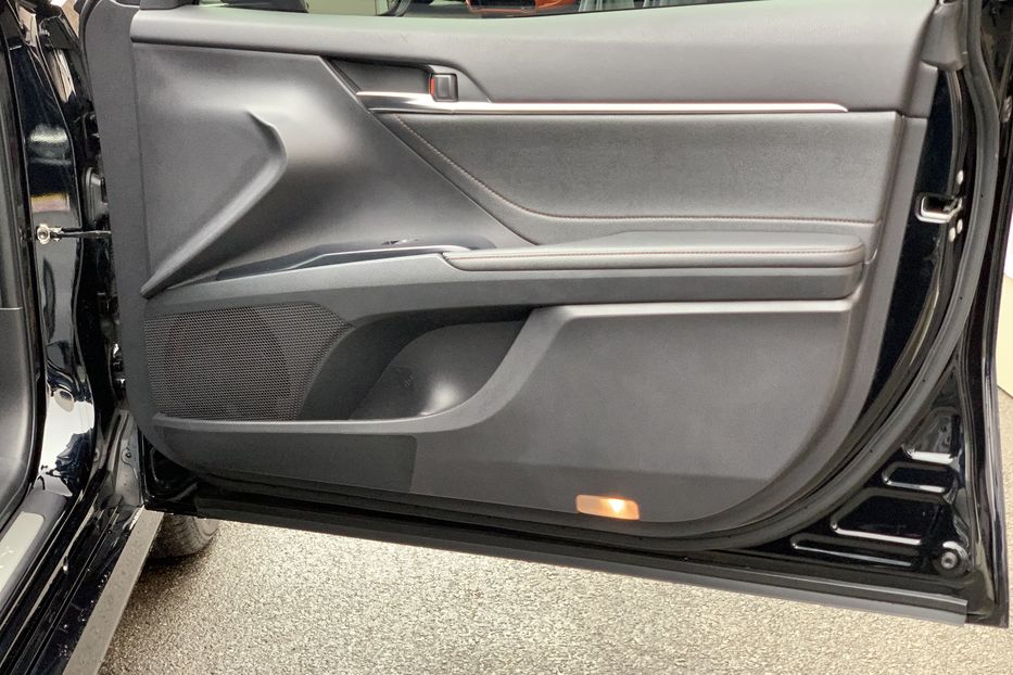 Продам Toyota Camry PRESTIGE 2018 года в Киеве