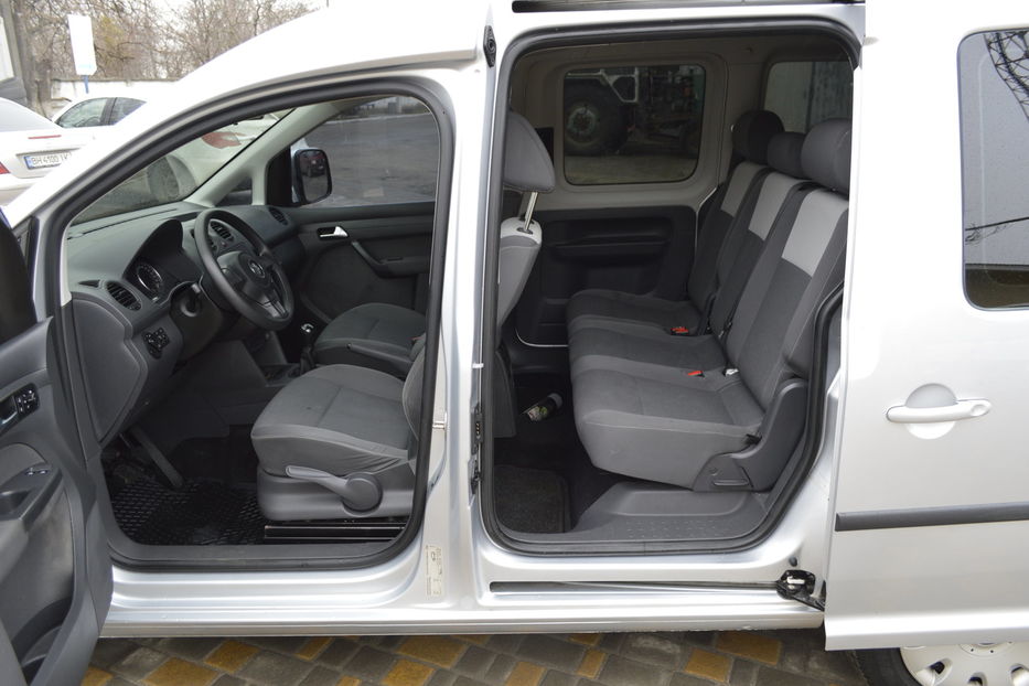 Продам Volkswagen Caddy пасс. 2013 года в Одессе