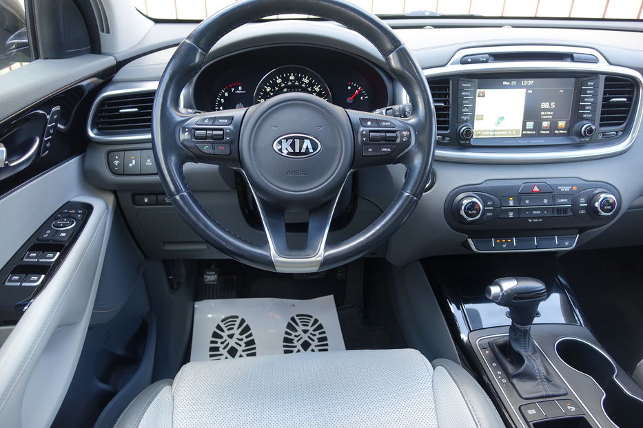 Продам Kia Sorento LIMITED FULL 2015 года в Одессе