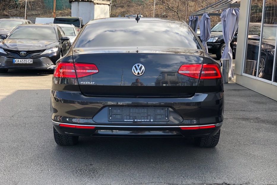 Продам Volkswagen Passat B8 2.0TDI Highline 2018 года в Киеве