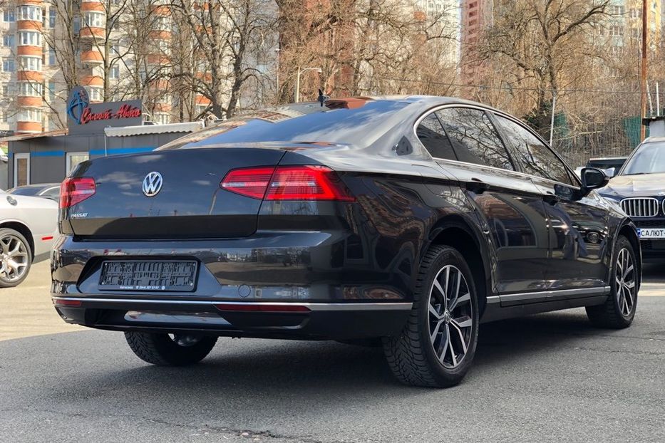 Продам Volkswagen Passat B8 2.0TDI Highline 2018 года в Киеве