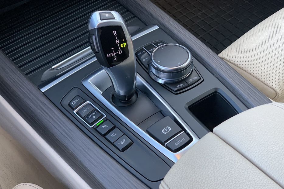 Продам BMW X5 2017 года в Киеве