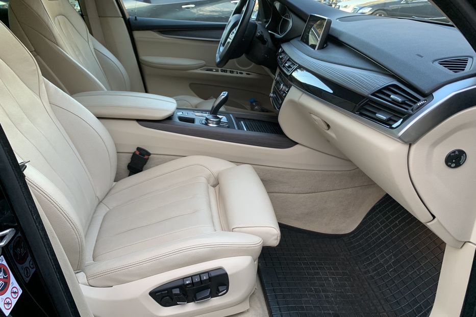Продам BMW X5 2017 года в Киеве
