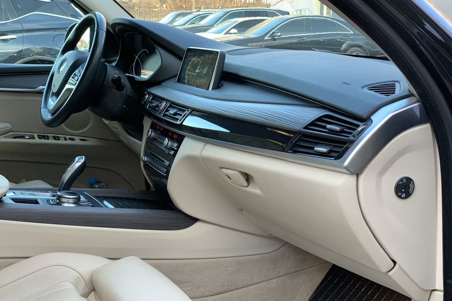 Продам BMW X5 2017 года в Киеве