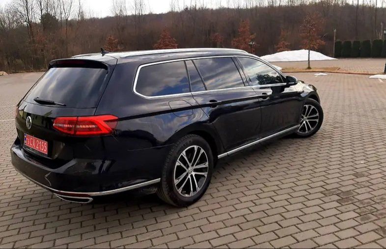 Продам Volkswagen Passat B8 240 k.s.Highline LED 4MOTION  2016 года в Львове