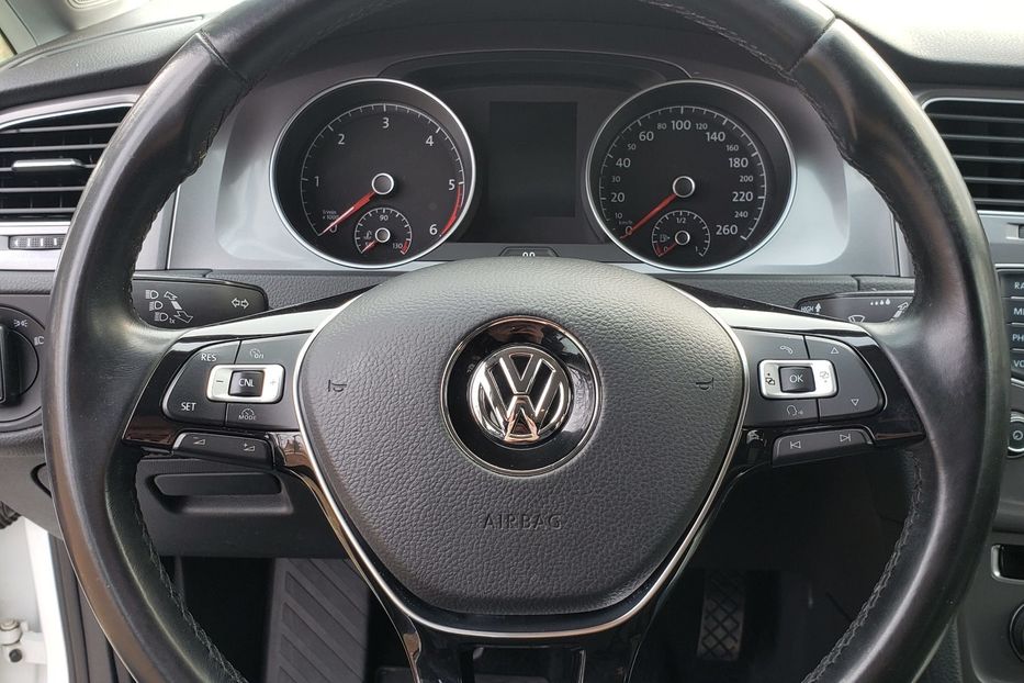 Продам Volkswagen Golf VII 2017 года в Житомире