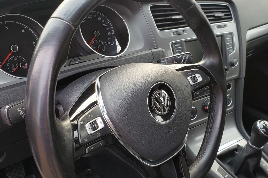 Продам Volkswagen Golf VII 2017 года в Житомире