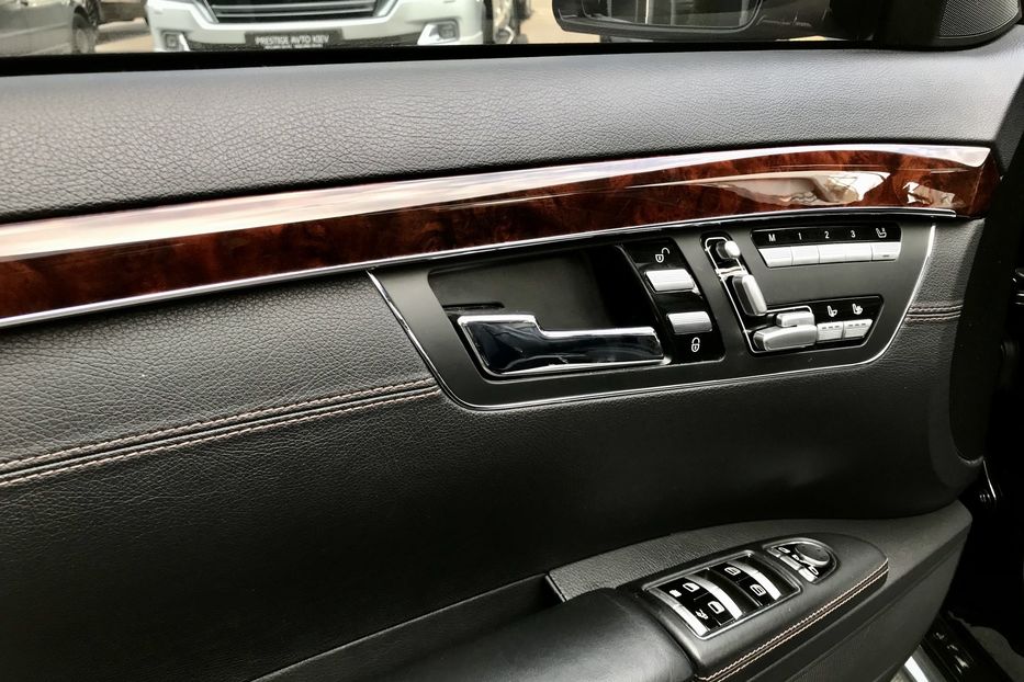 Продам Mercedes-Benz S-Class 500 Long 4Matic AMG 2011 года в Киеве