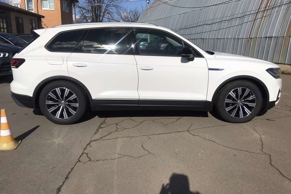 Продам Volkswagen Touareg 3.0 Diesel 231 H.P. 2020 года в Киеве