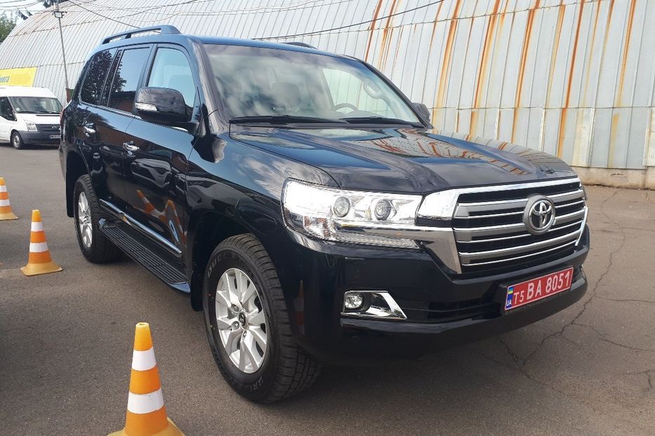 Продам Toyota Land Cruiser 200 Elegance 4.5 TDI 2021 года в Киеве