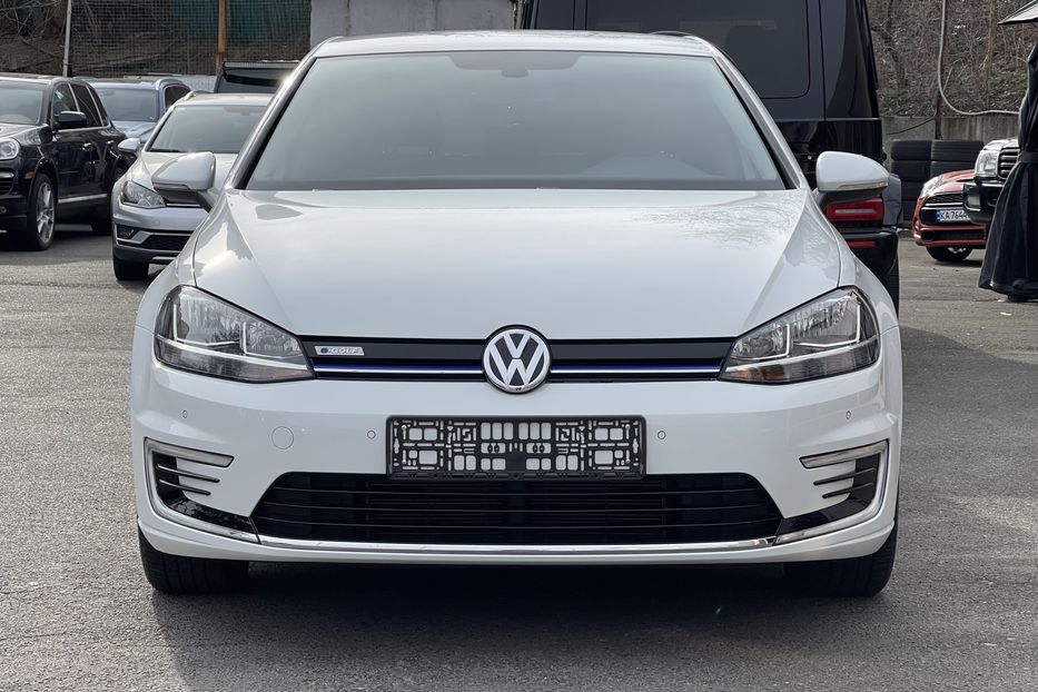 Продам Volkswagen Golf VII E-GOLF 36 kWt 2017 года в Киеве