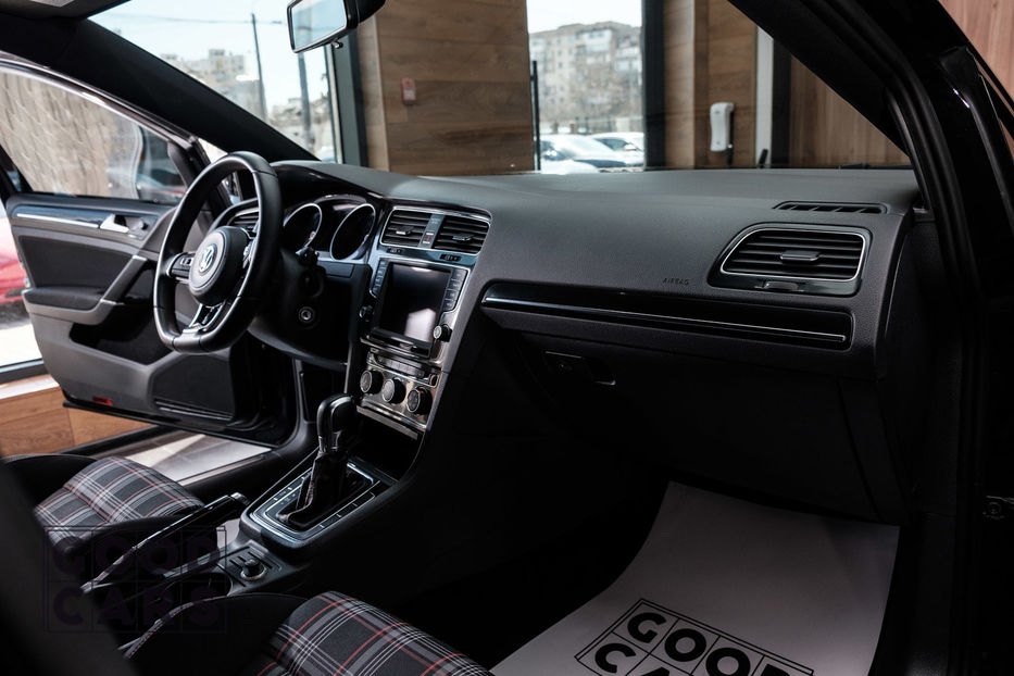Продам Volkswagen Golf VII GTI Perfomance  2015 года в Одессе
