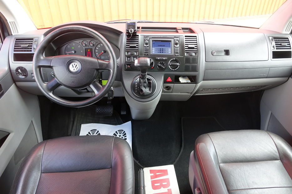 Продам Volkswagen T5 (Transporter) пасс. 2009 года в Одессе