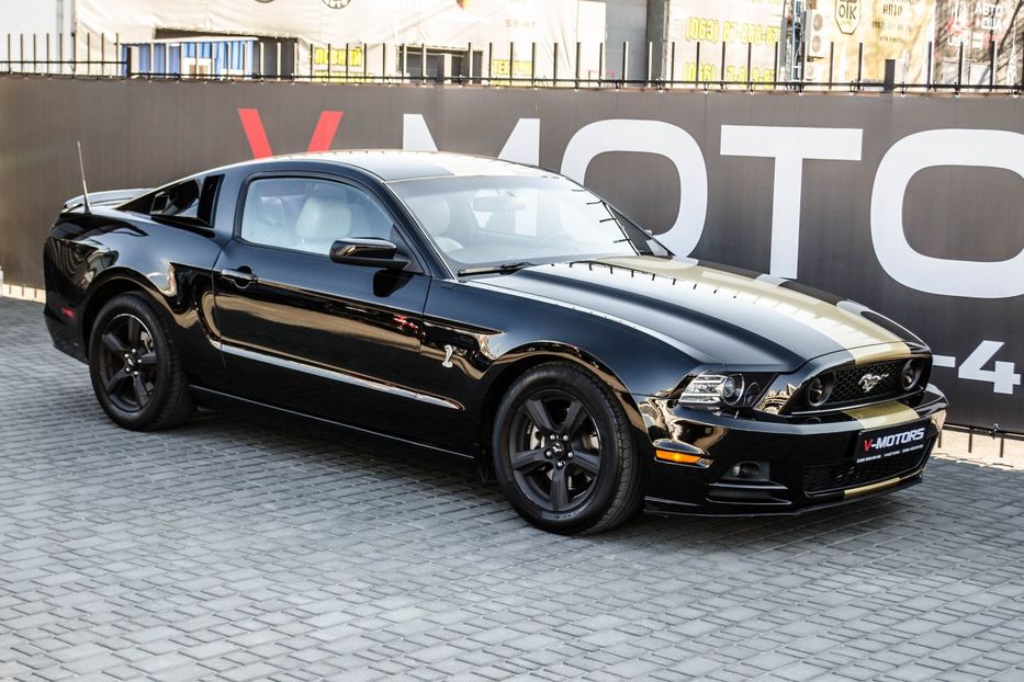 Продам Ford Mustang 3.7L 2014 года в Киеве