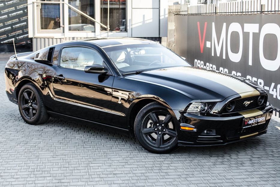 Продам Ford Mustang 3.7L 2014 года в Киеве