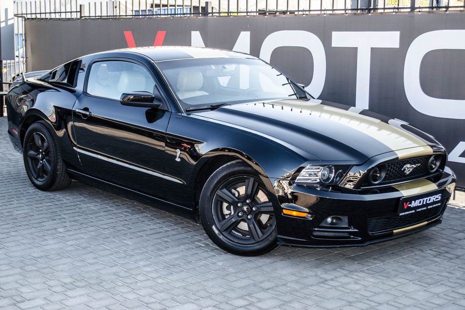 Продам Ford Mustang 3.7L 2014 года в Киеве