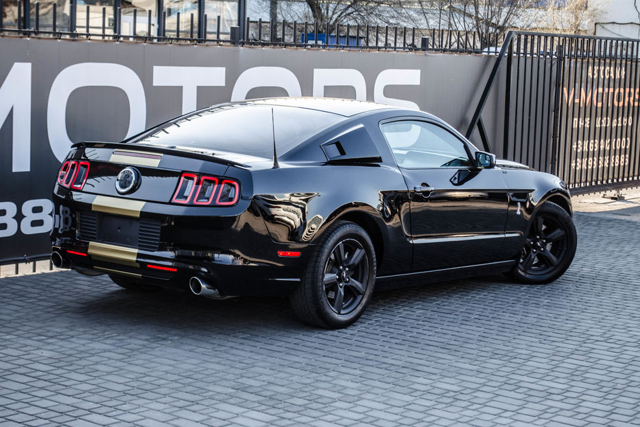 Продам Ford Mustang 3.7L 2014 года в Киеве