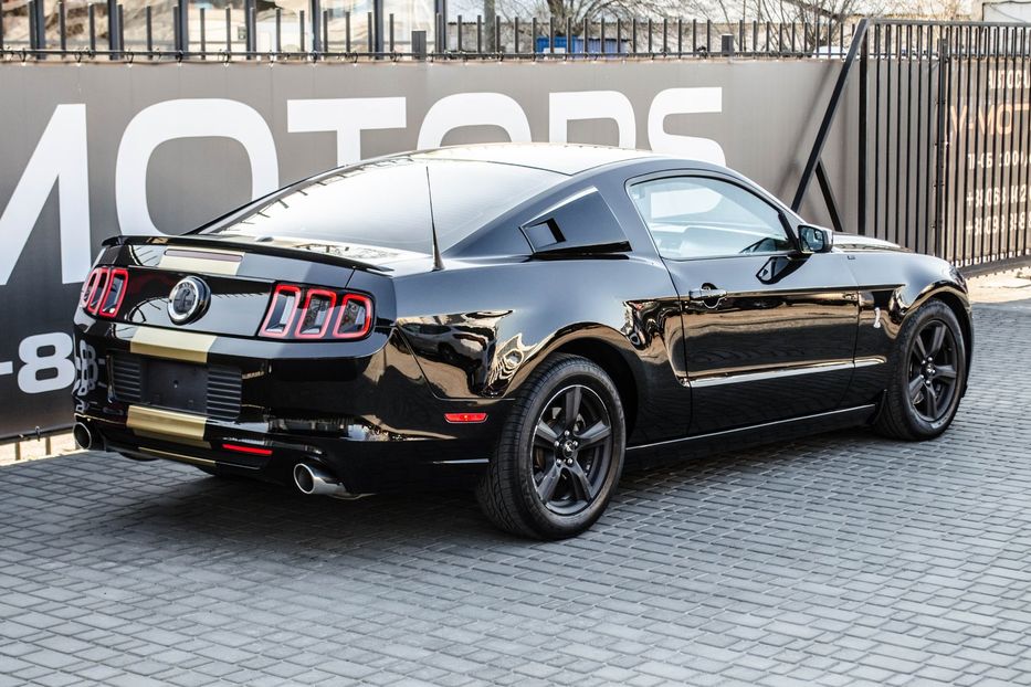 Продам Ford Mustang 3.7L 2014 года в Киеве