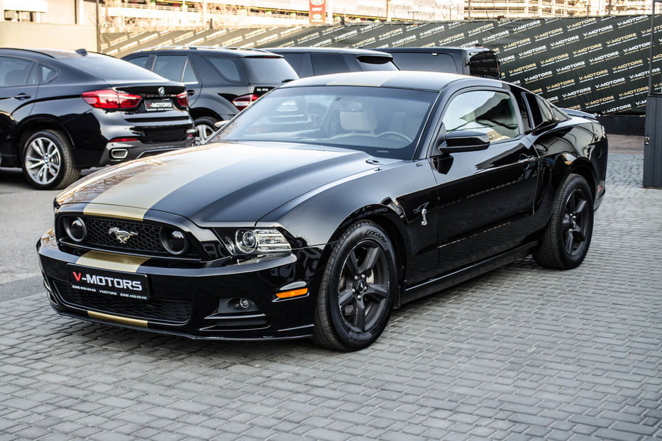 Продам Ford Mustang 3.7L 2014 года в Киеве