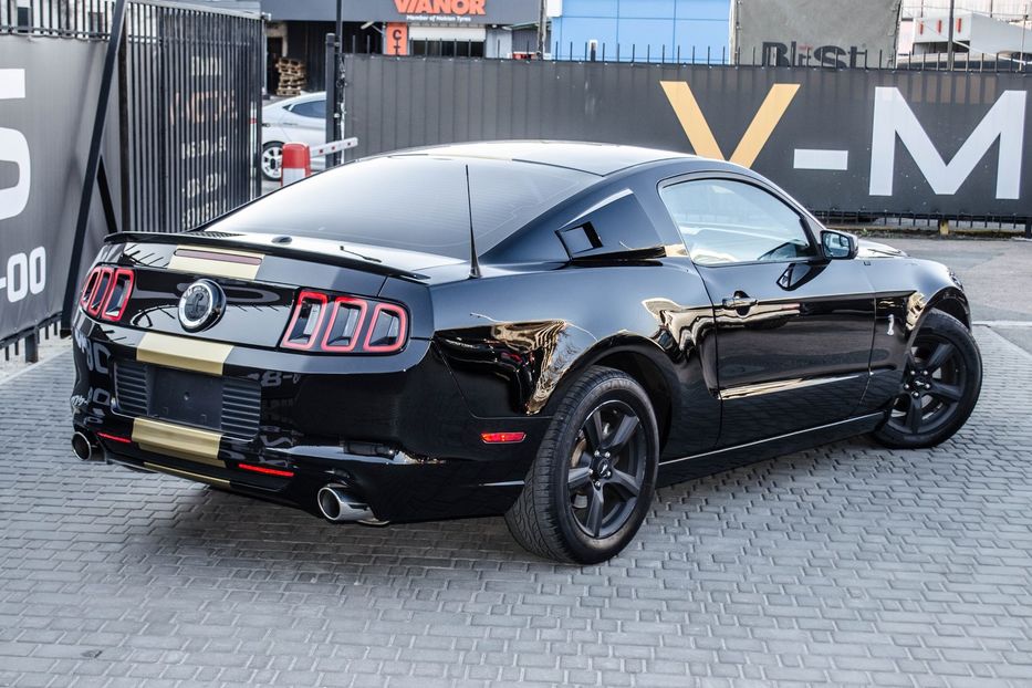 Продам Ford Mustang 3.7L 2014 года в Киеве