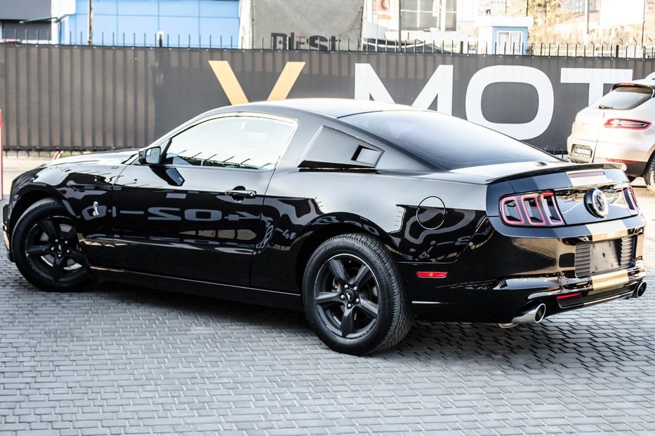 Продам Ford Mustang 3.7L 2014 года в Киеве