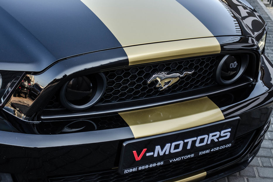 Продам Ford Mustang 3.7L 2014 года в Киеве