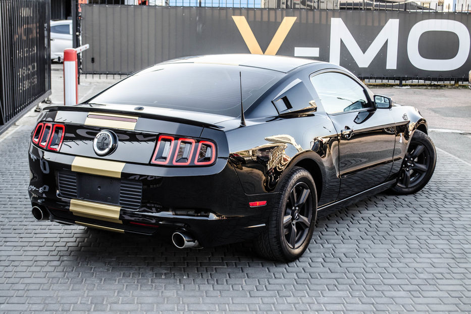 Продам Ford Mustang 3.7L 2014 года в Киеве