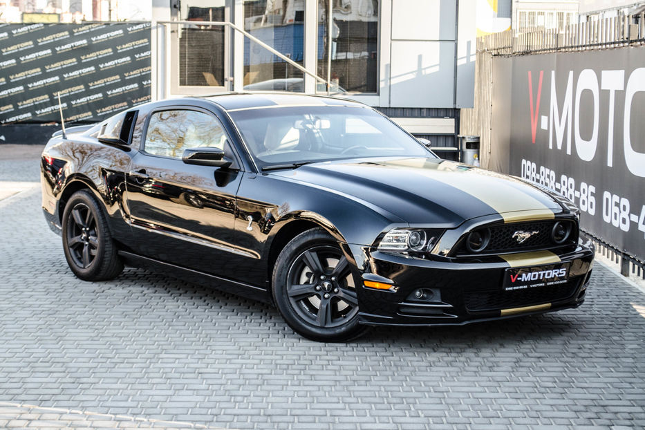 Продам Ford Mustang 3.7L 2014 года в Киеве