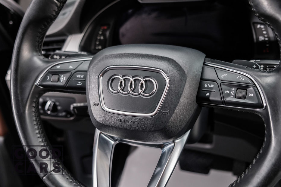 Продам Audi Q7 official  2016 года в Одессе