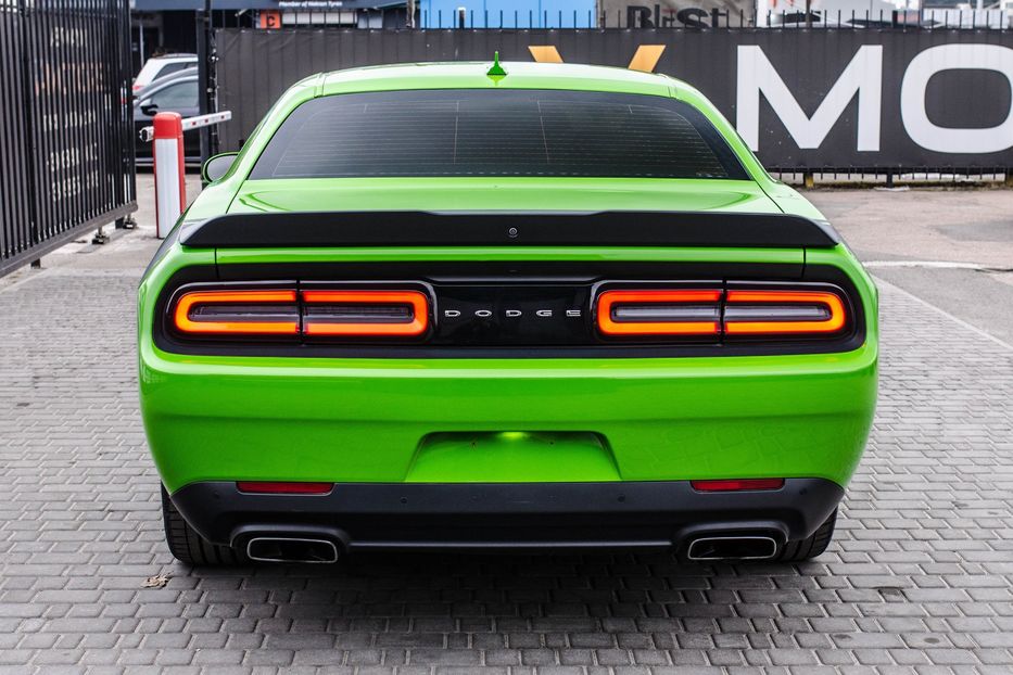 Продам Dodge Challenger R/T 6.4L 2017 года в Киеве