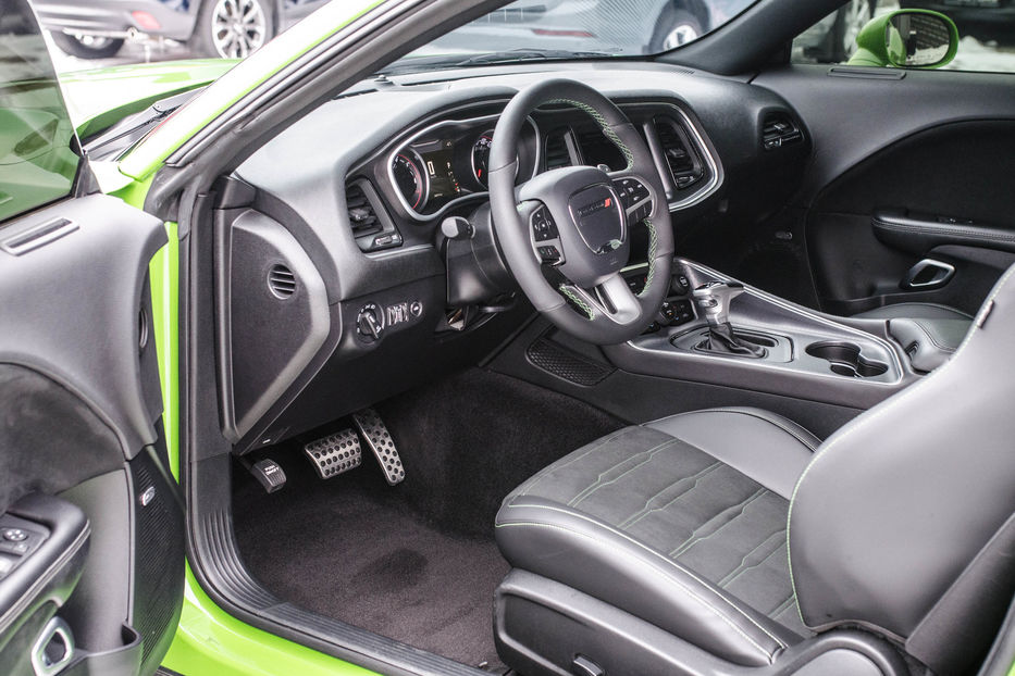 Продам Dodge Challenger R/T 6.4L 2017 года в Киеве