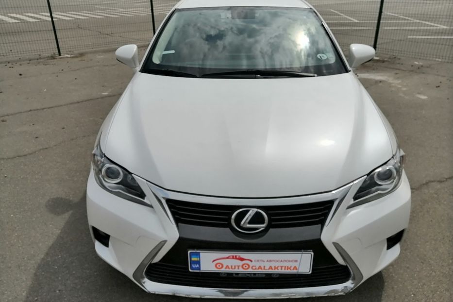Продам Lexus CT 200 H 2016 года в Одессе